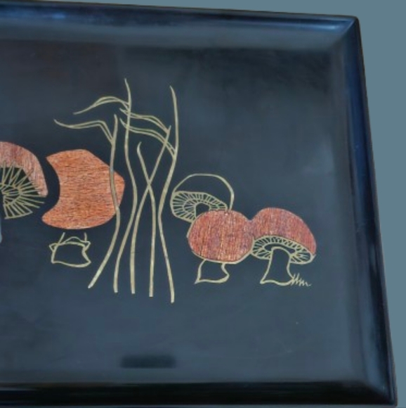 Couroc Monterey California Black Lacquer Gold and Wood Inlay Mushroom Tray - Picture 3 of 5
